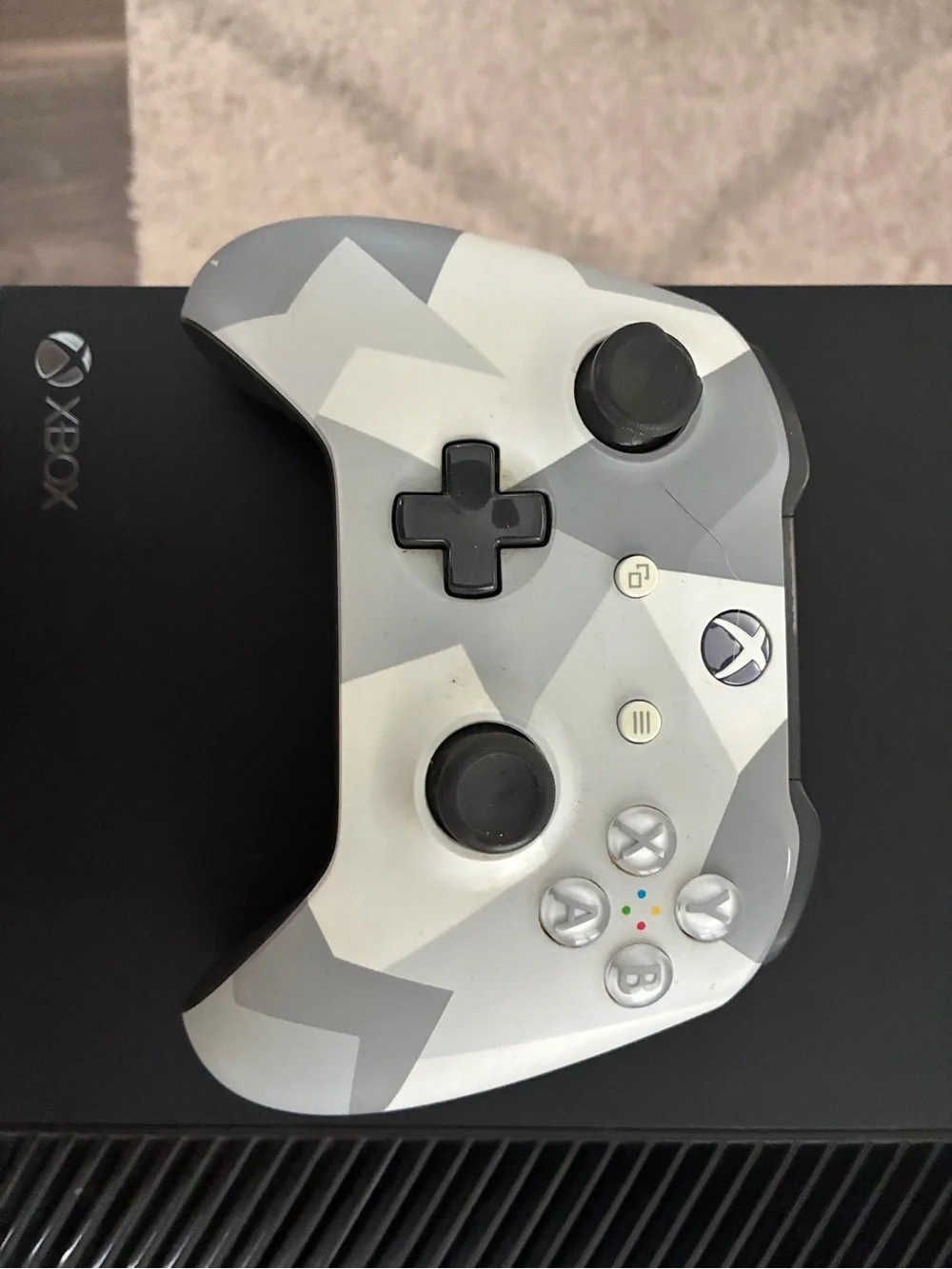 XboxOne Console with White Camo Wireless Controller - Black/White